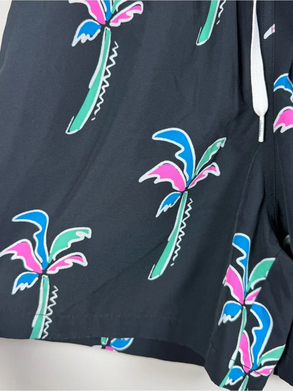 Chubbies Classic Swim Trunk The Havana Nights 5.5” Black Palms Print Large